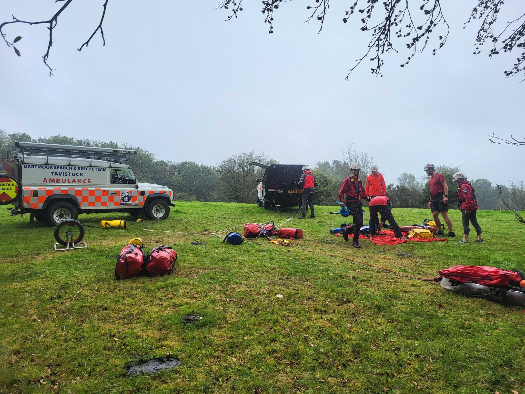 Rescue rope system anchored to a vehicle
